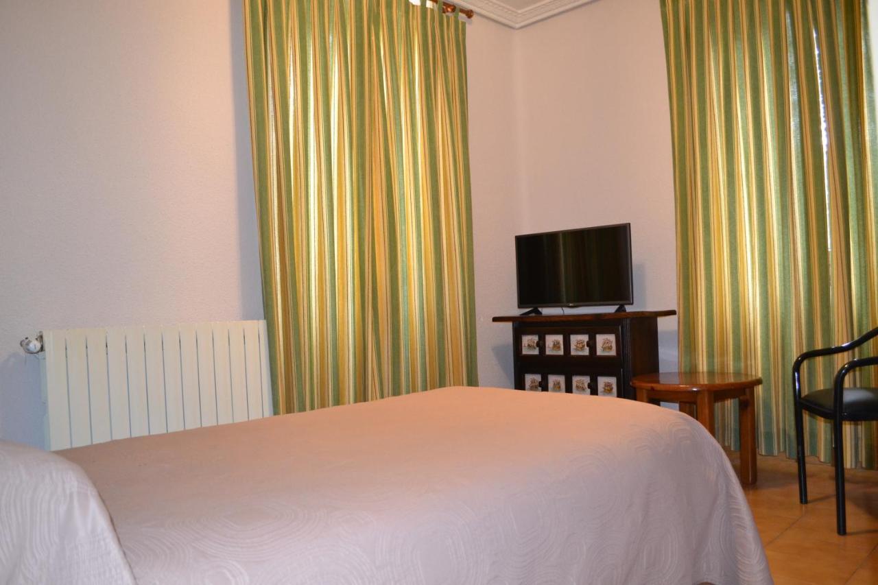 Hostal Aribel Longinos Cercedilla Luaran gambar