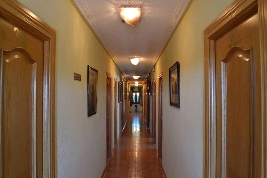 Hostal Aribel Longinos Cercedilla Bilik gambar