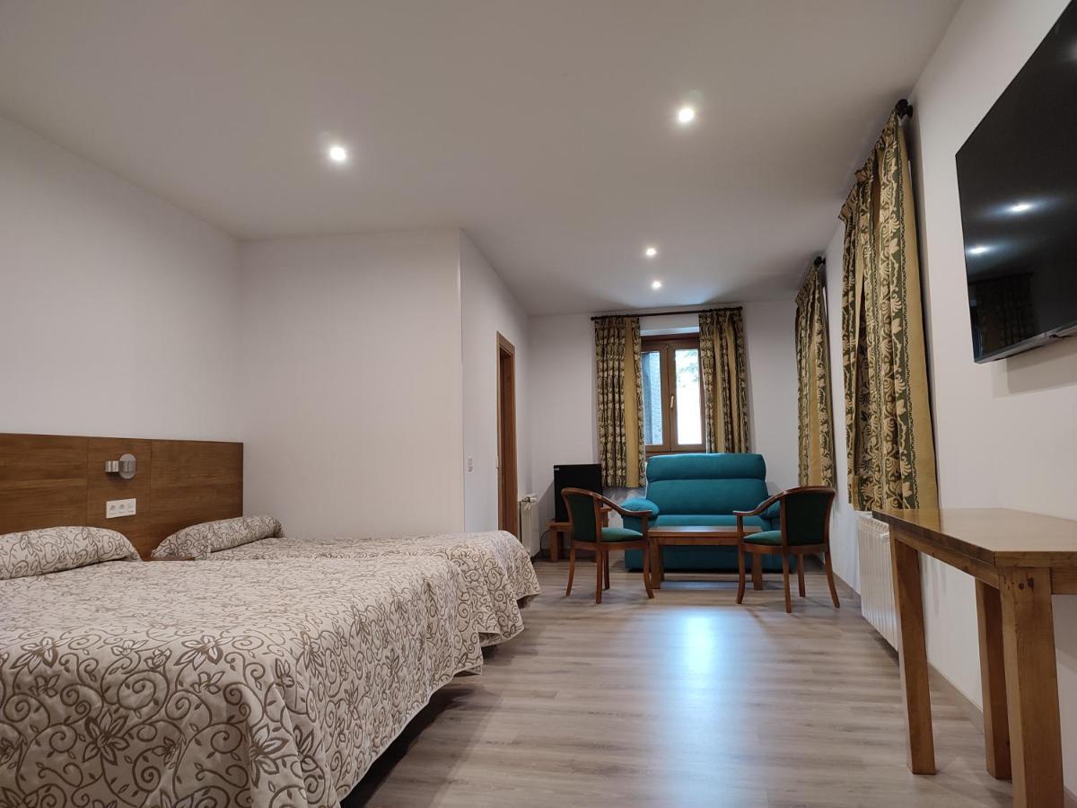 Hostal Aribel Longinos Cercedilla Luaran gambar