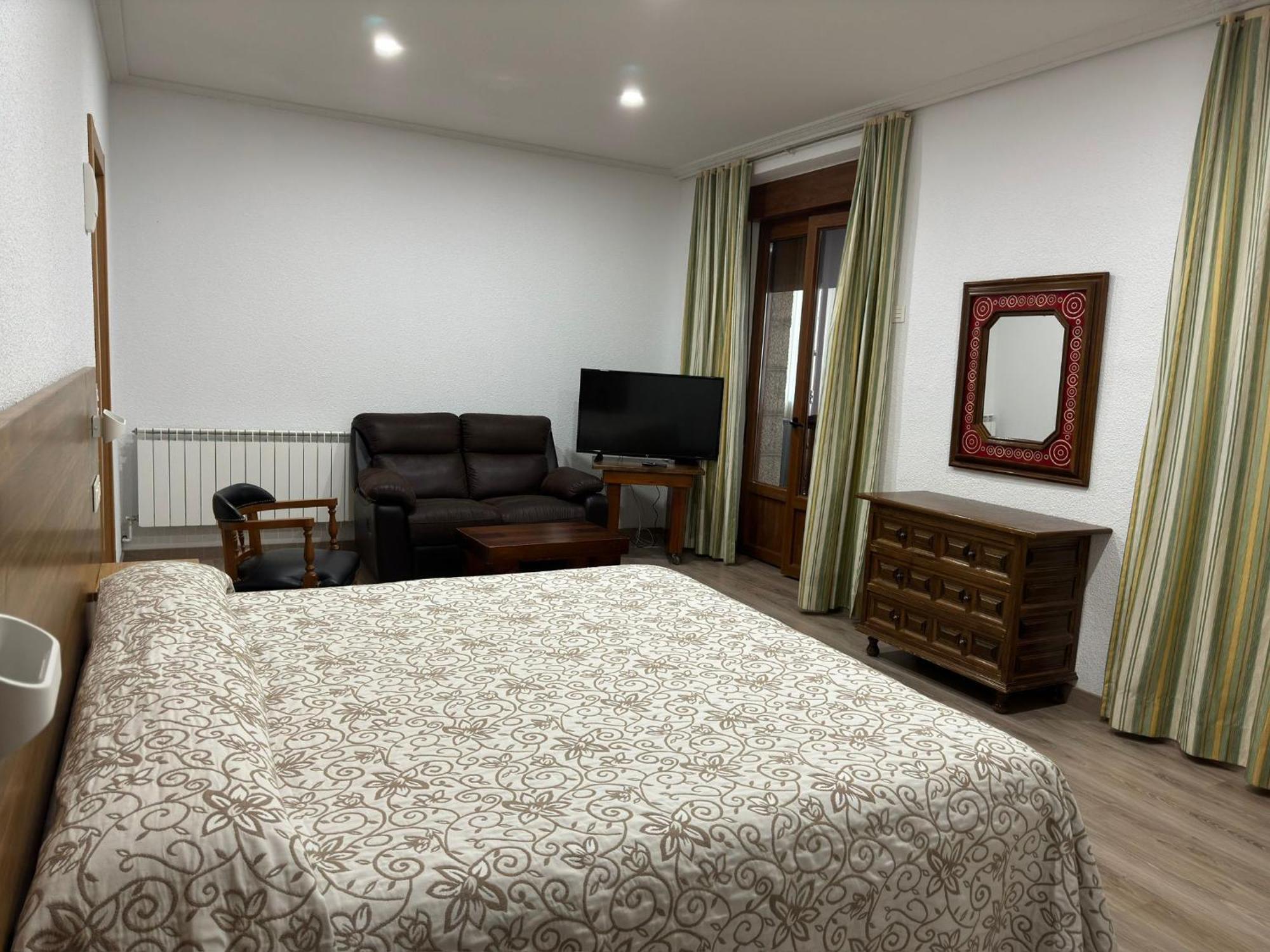 Hostal Aribel Longinos Cercedilla Luaran gambar