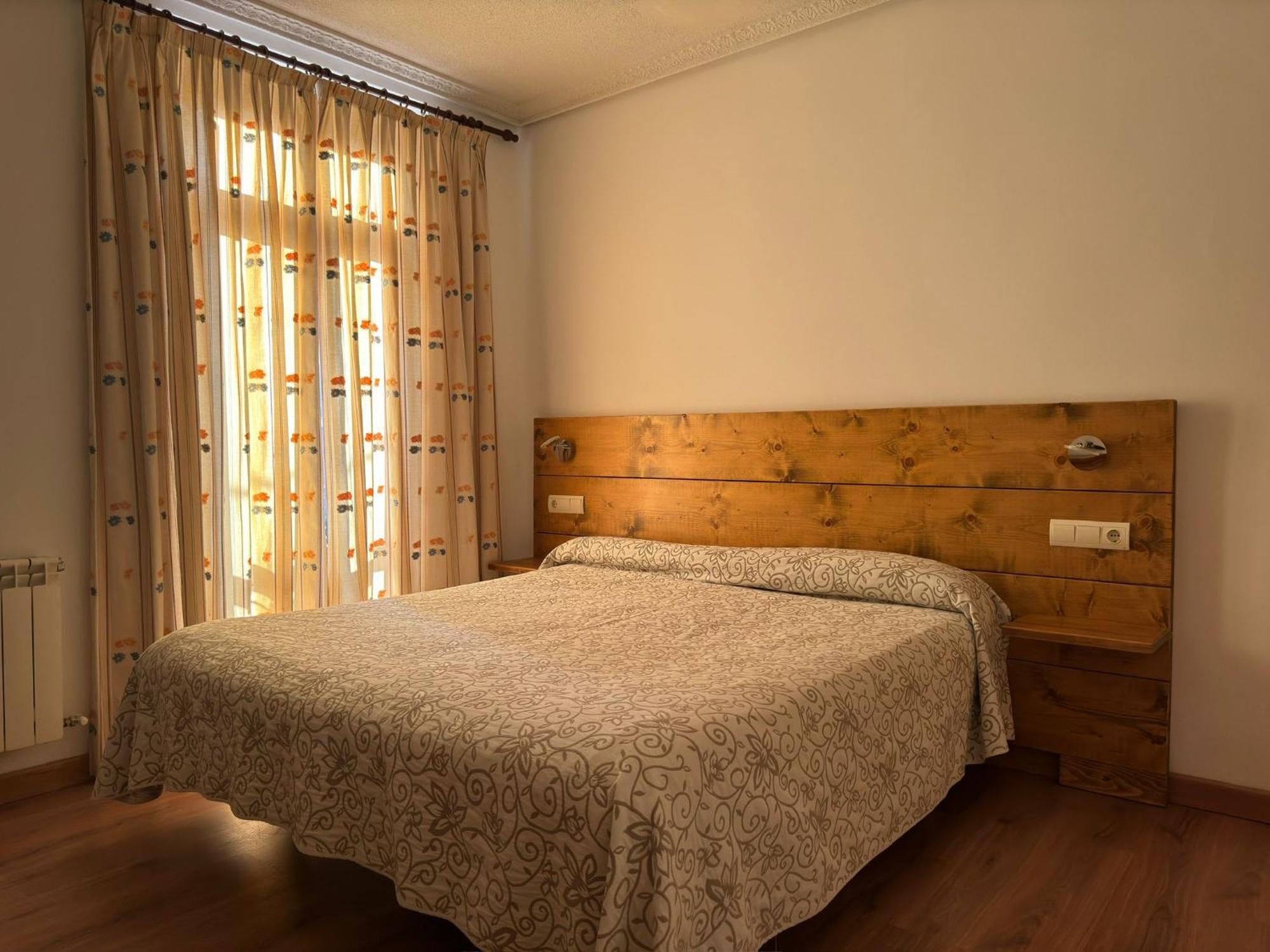 Hostal Aribel Longinos Cercedilla Luaran gambar