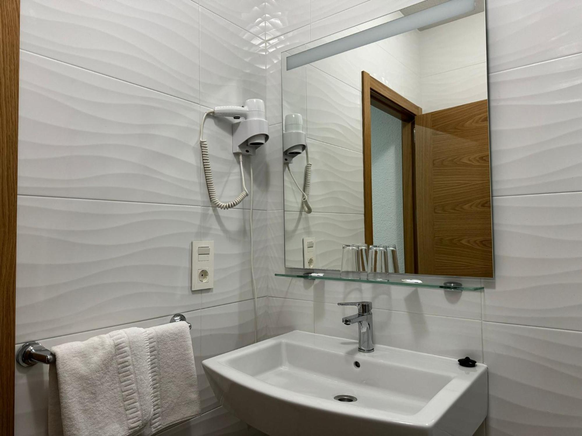 Hostal Aribel Longinos Cercedilla Luaran gambar