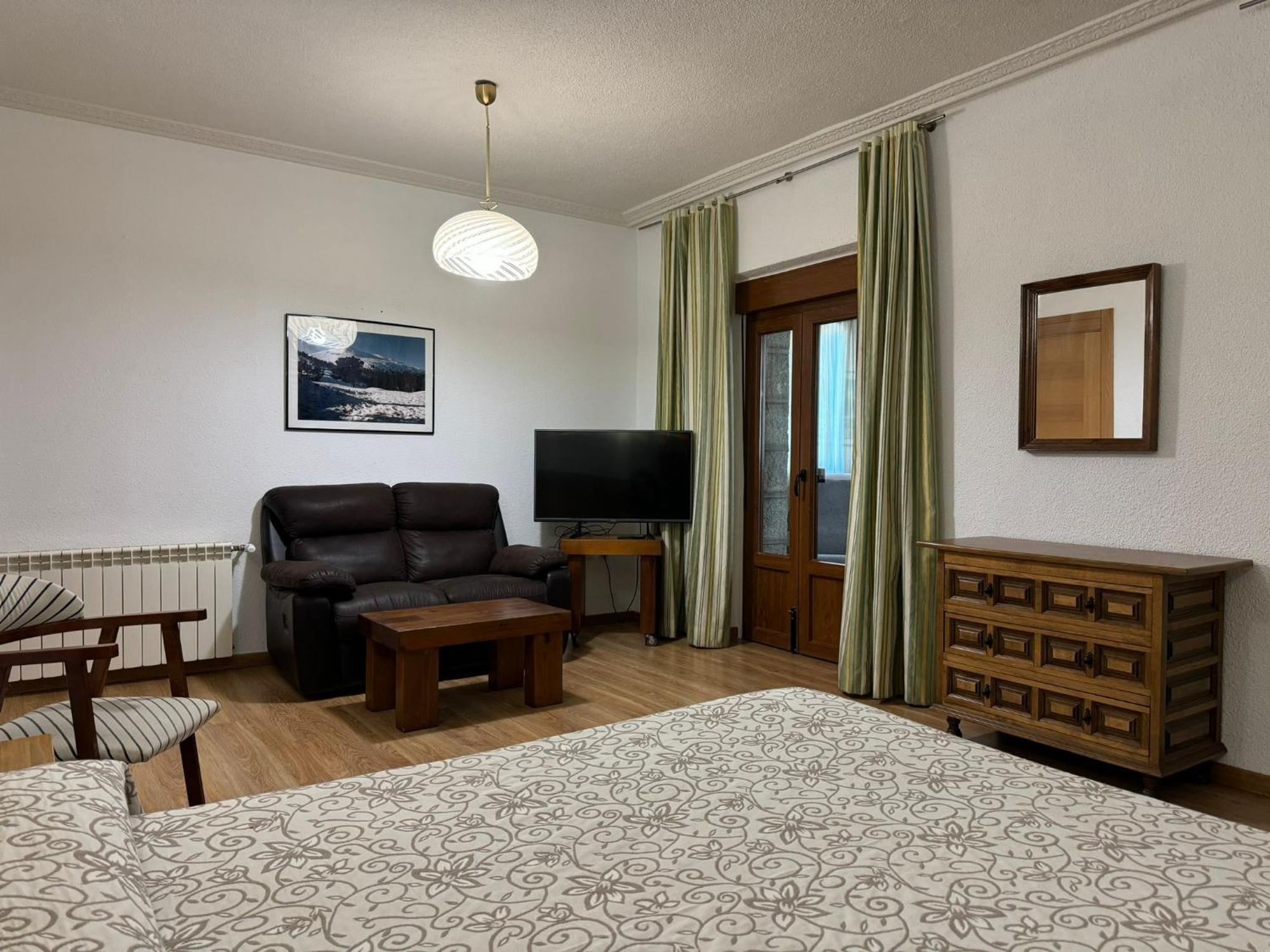 Hostal Aribel Longinos Cercedilla Luaran gambar