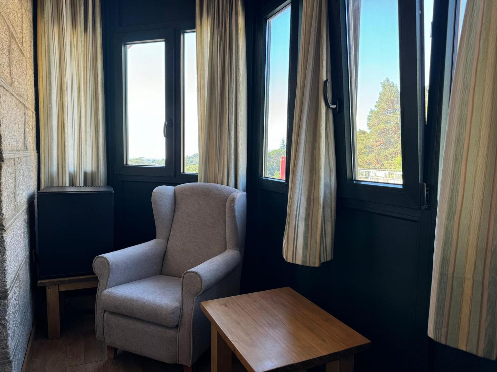 Hostal Aribel Longinos Cercedilla Luaran gambar