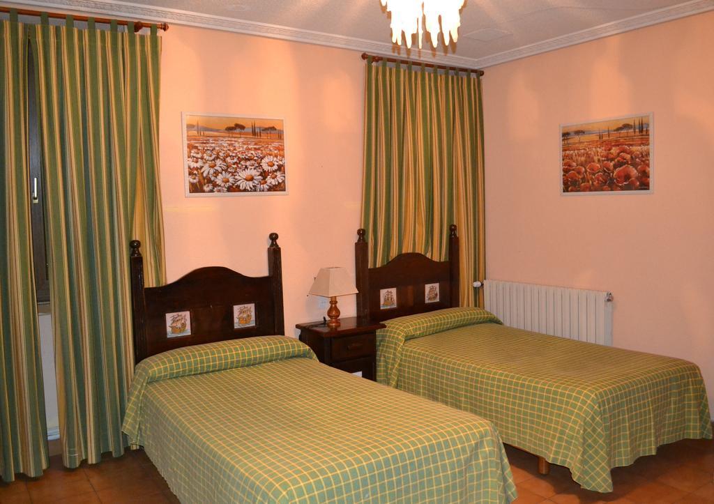 Hostal Aribel Longinos Cercedilla Luaran gambar