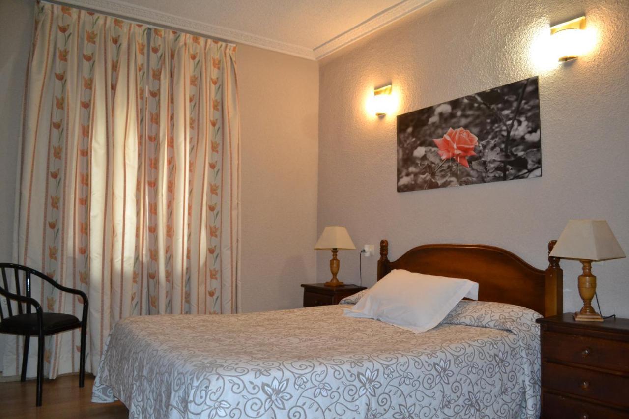 Hostal Aribel Longinos Cercedilla Luaran gambar