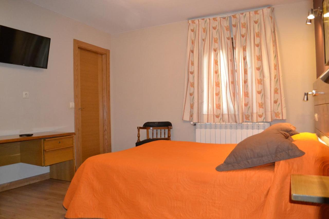 Hostal Aribel Longinos Cercedilla Luaran gambar